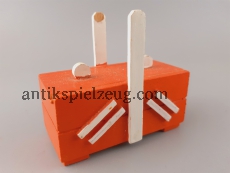 Puppenstube Nähkästchen Holz rot Spielzeug alt Kasten Schatulle Bauernhof Laden